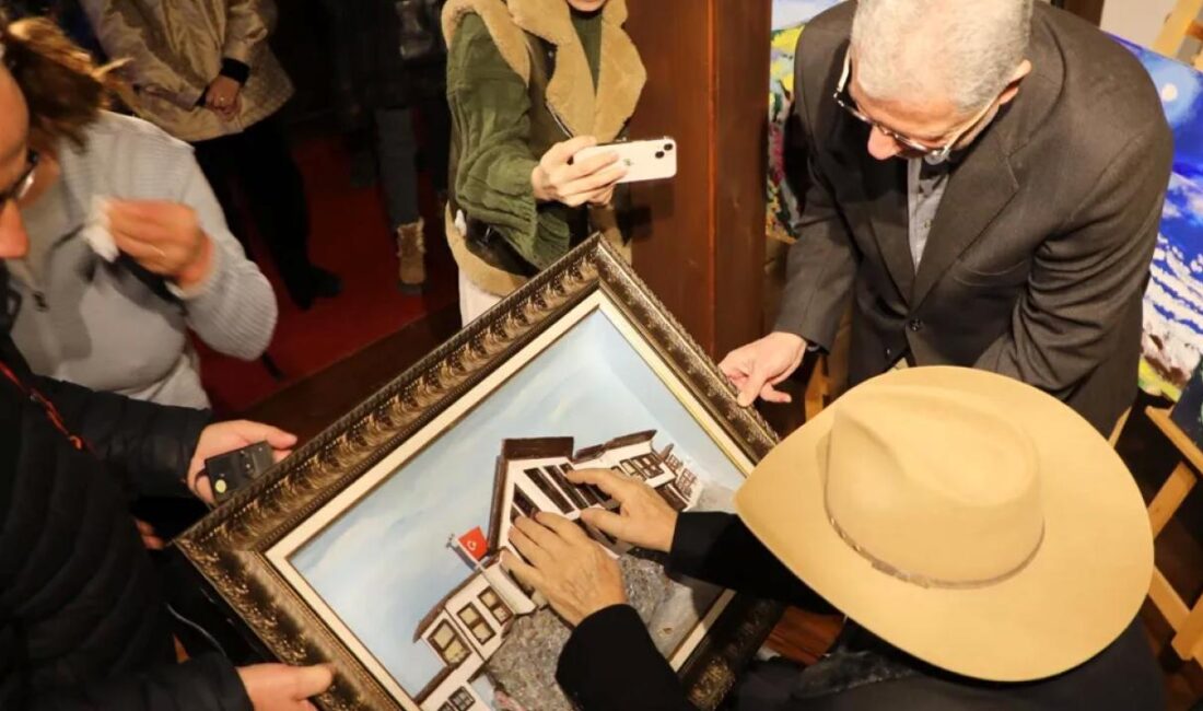 Bursa'nın Mudanya ilçesinde “Görmezden Gelmiyoruz” temasıyla doğuştan görme engelli Eşref