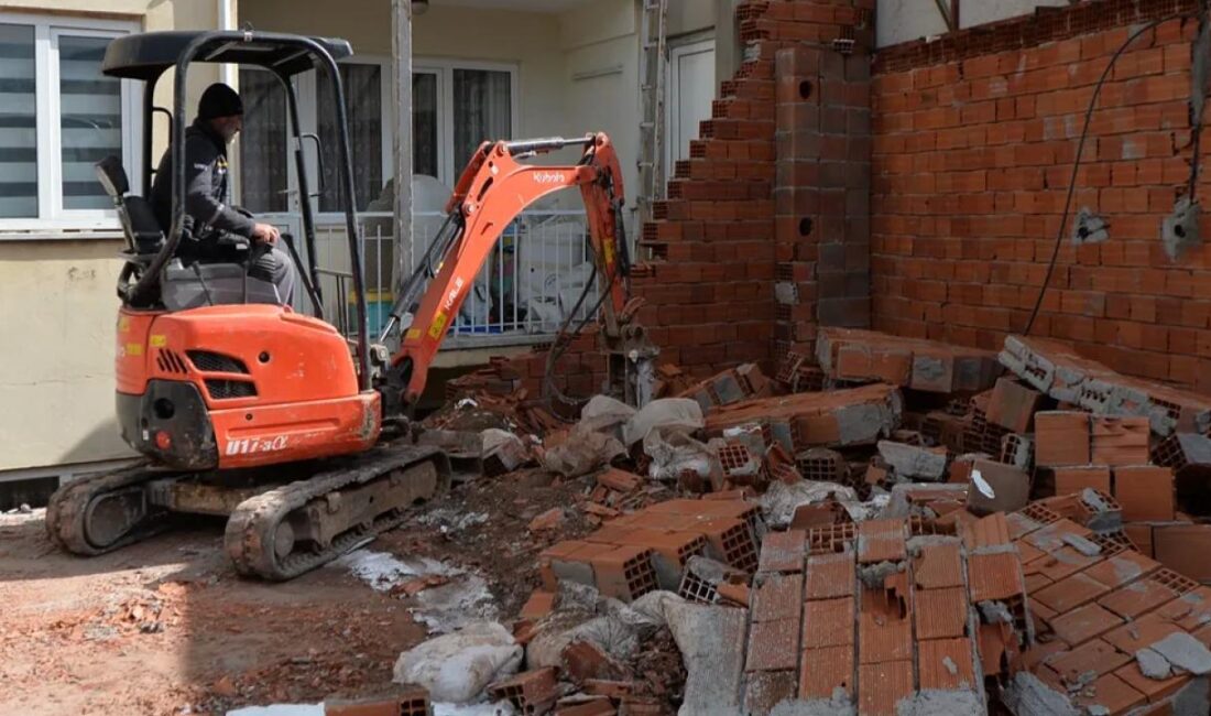 Bursa Osmangazi Belediyesi, Koğukçınar Mahallesi’nde tek katlı bir evin üzerine