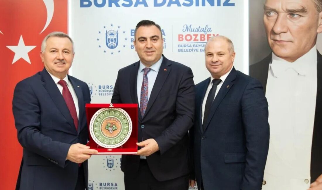 Moldova’nın Ankara Büyükelçisi Dmitri Croitor’u ağırlayan Bursa Büyükşehir Belediyesi Başkanvekili