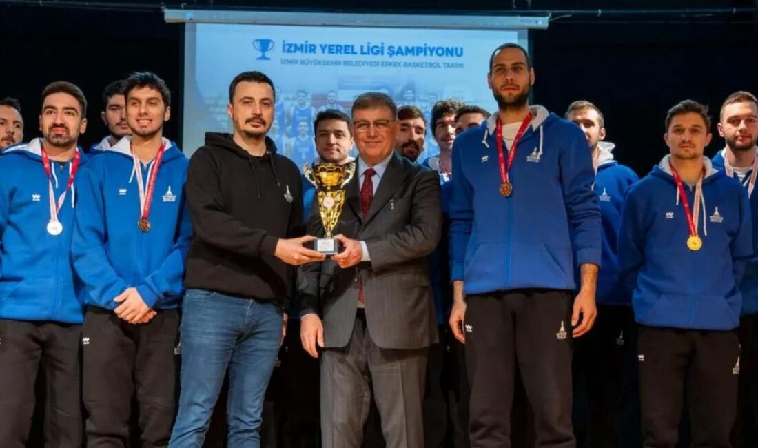 İzmir Büyükşehir Belediye Başkanı Dr. Cemil Tugay, üst üste ikinci